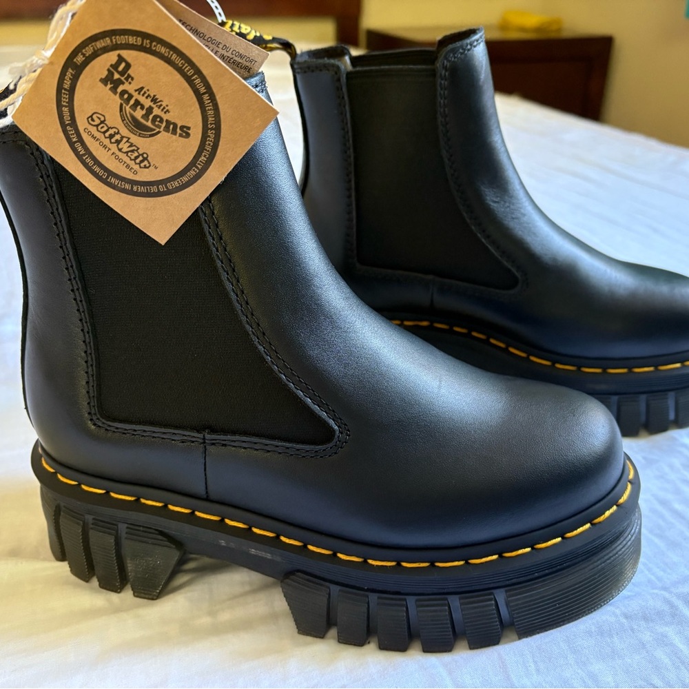 NEW Dr. Martens Audrick Black Leather Chelsea Boots, Size 5 - Picture 3 of 9